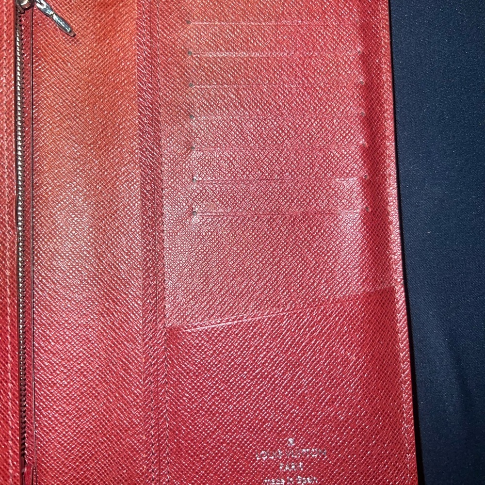 Red Textured Wallet - Picture 4 of 4